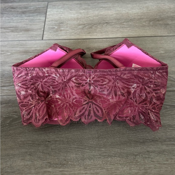 PINK VICTORIA SECRET BRAND NEW LACE FLORAL BRA SIZE 34 DD - Picture 2 of 3